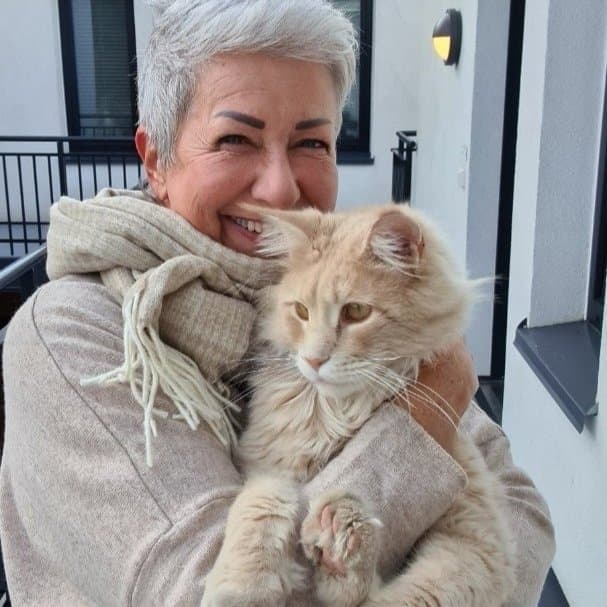 Happiness is contagious!